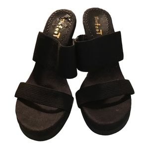 7/5 black wedges.